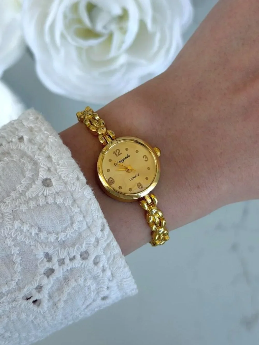 SKU0594 Retro Gold Women Minimalist Watch Bracelet Stainless steel + gift bag